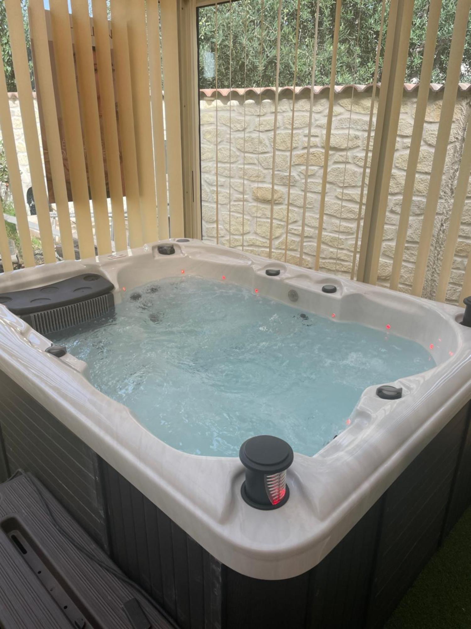 Houdarling Chalet Et Spa Hammam Jacuzzi Et Sauna Nimes Luaran gambar